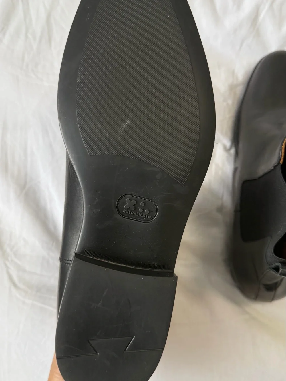 Bruno Magli Black Leather Chukka Chelsea Boots